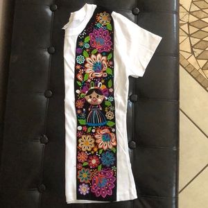 Muñeca Maria Embroidered shirt